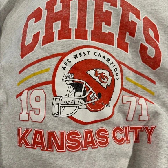 Kansas City Chiefs Abercrombie & Fitch Gray Chiefs Crewneck Sweater - Picture 2 of 4